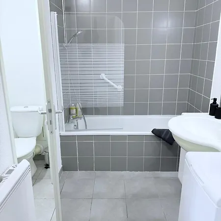 T2 Cosy, Securisee, Parking Prive *