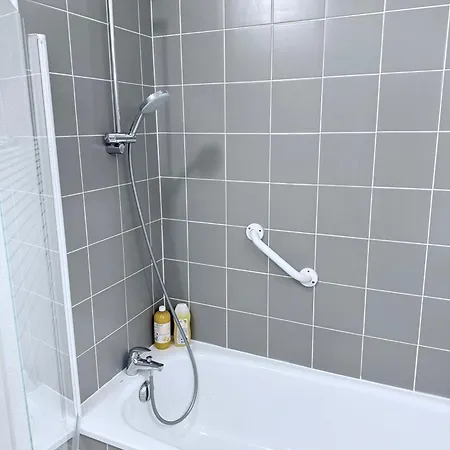 T2 Cosy, Securisee, Parking Prive Apartment