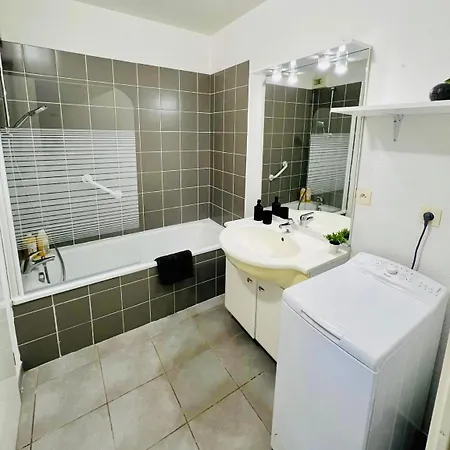 T2 Cosy, Securisee, Parking Prive Apartment