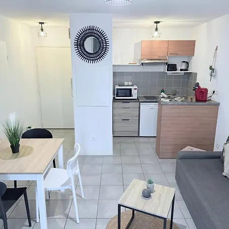 Apartment T2 Cosy, Securisee, Parking Prive