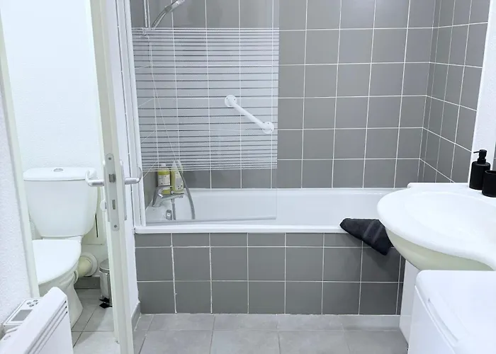 T2 Cosy, Securisee, Parking Prive *