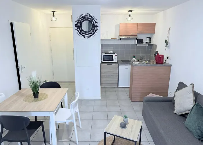 Lejlighed T2 Cosy, Securisee, Parking Prive