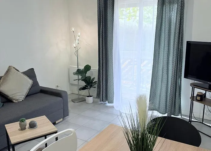 T2 Cosy, Securisee, Parking Prive * Miramont-de-Guyenne