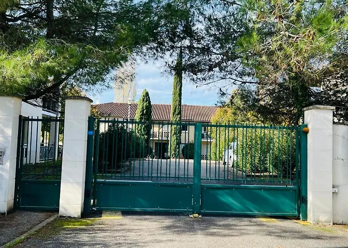 T2 Cosy, Securisee, Parking Prive *